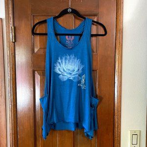 Sinn's Art Silkscreened Teal & White Tank Top (Small)